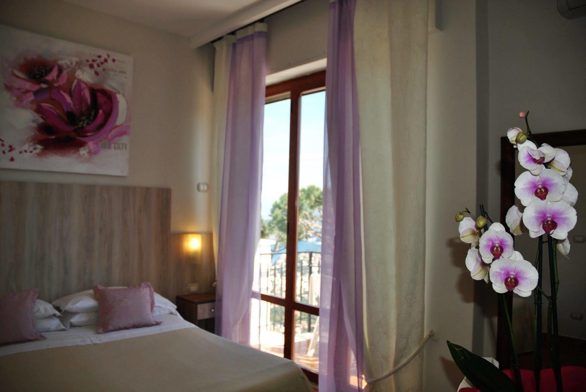 Hotel Villa Fiorita Sorrento Luaran gambar